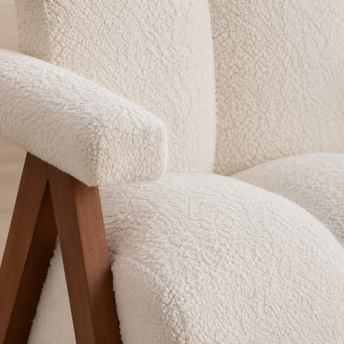 Fauteuil moderne en bois Aurélien